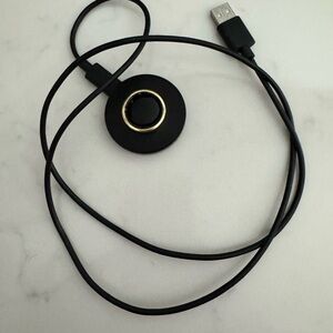 Oura gold ring Gen 3 size 9 with charger